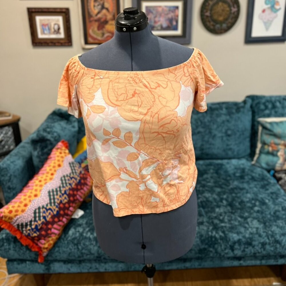 Guess Amore Women's Printed Off The Shoulder Top Peach Poppy True White EUC Sz M